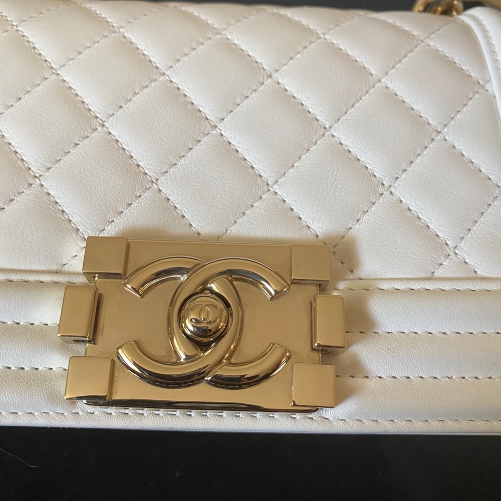 White Chanel Boy Bag - Picture 4 of 7
